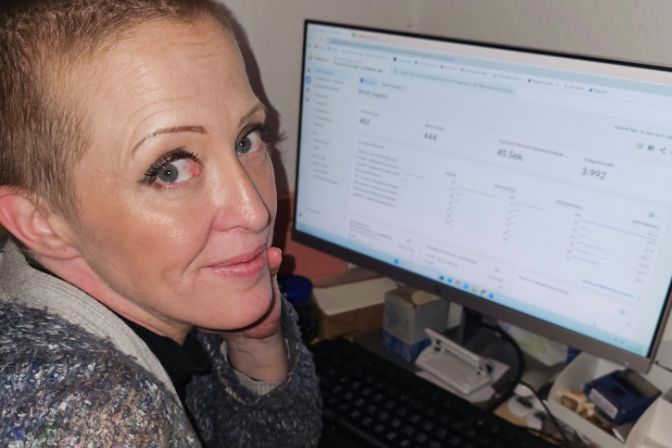 Sanatçı Eva Zucker’in Hikâyesi – Sanatsal Duruş, Yapı ve Dijital Strateji Arasında